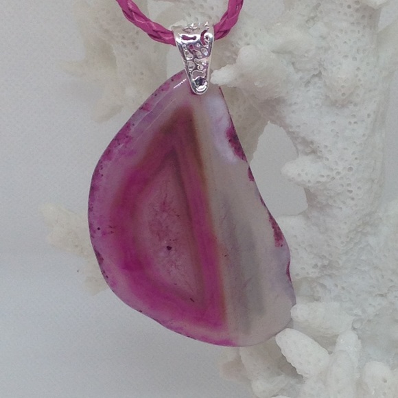 Handcrafted Peachblow Druzy Geode Agate Pendant Necklace - Picture 4 of 8